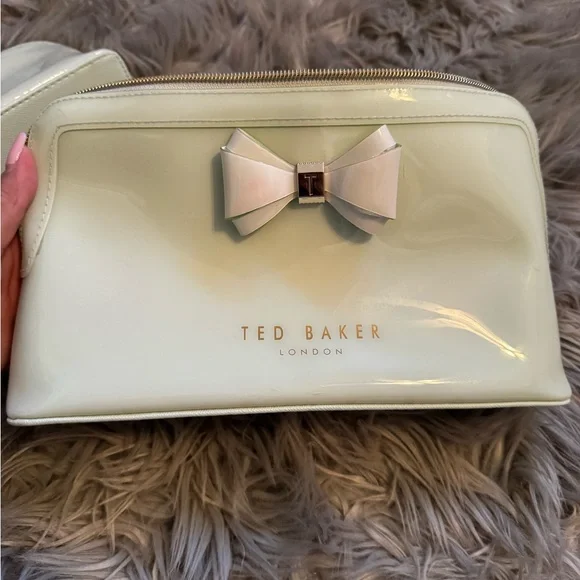 Ted Baker Light mint Bow Accent Cosmetic Bag Set - Picture 8 of 17